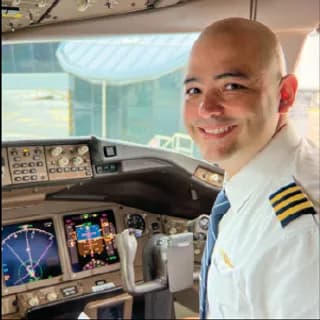 Julian Alarcon, ATP-rated Flight Instructor and Boeing 777 First Officer at Aviator.NYC