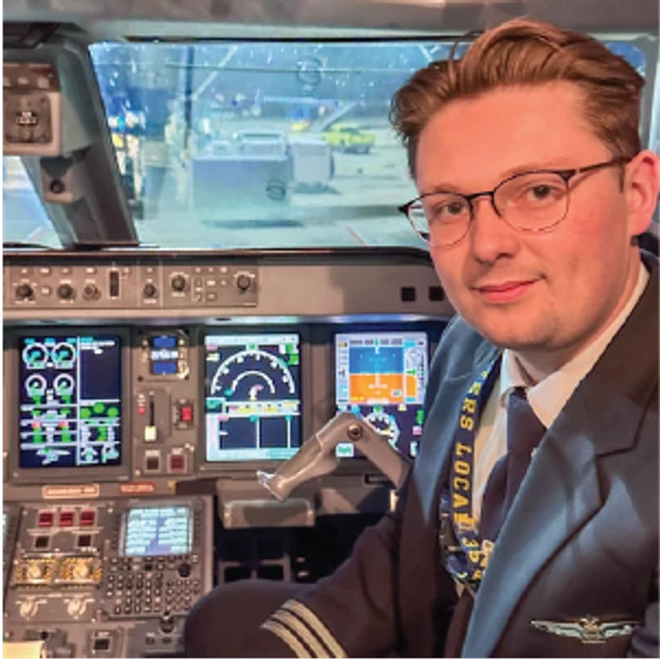 Elijah Burgess, ATP-rated Flight Instructor and ERJ Captain at Aviator.NYC
