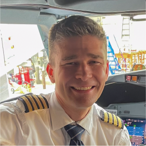 Peter Lynde - Boeing 737 Captain and Flight Instructor
